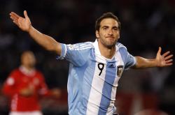 开云官方app入口-赛道与球场的双重奏，F1揭幕战悬念与猛龙轻取公牛