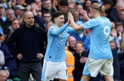 开云体育下载-卡尔斯新签水银中场，备战对决欧冠的简单介绍