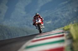 开云体育下载-绝地反击，雷诺引擎轰鸣中的战术博弈，汉密尔顿一锤定音改写战局