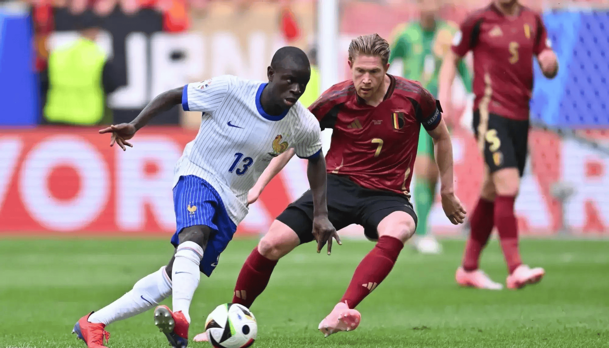 超级对决!欧洲杯资格赛场上激战不断的简单介绍 超级对决!欧洲杯资格赛场上激战不断的简单介绍