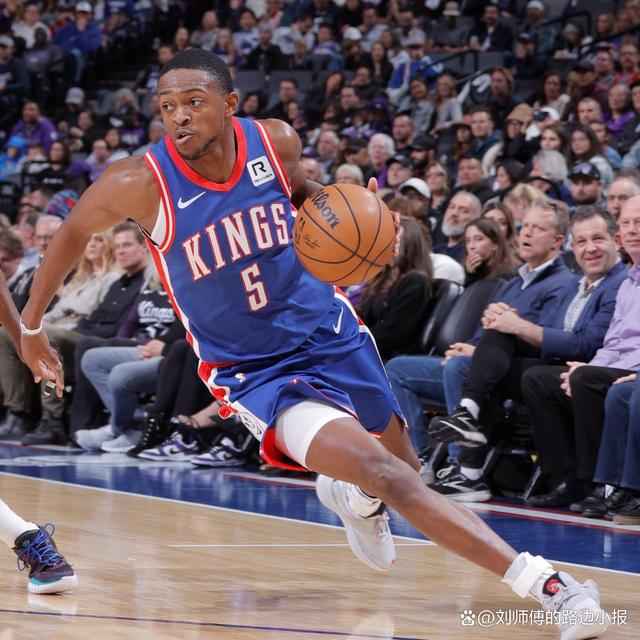 中国男篮险胜猛龙，福克斯打破历史纪录