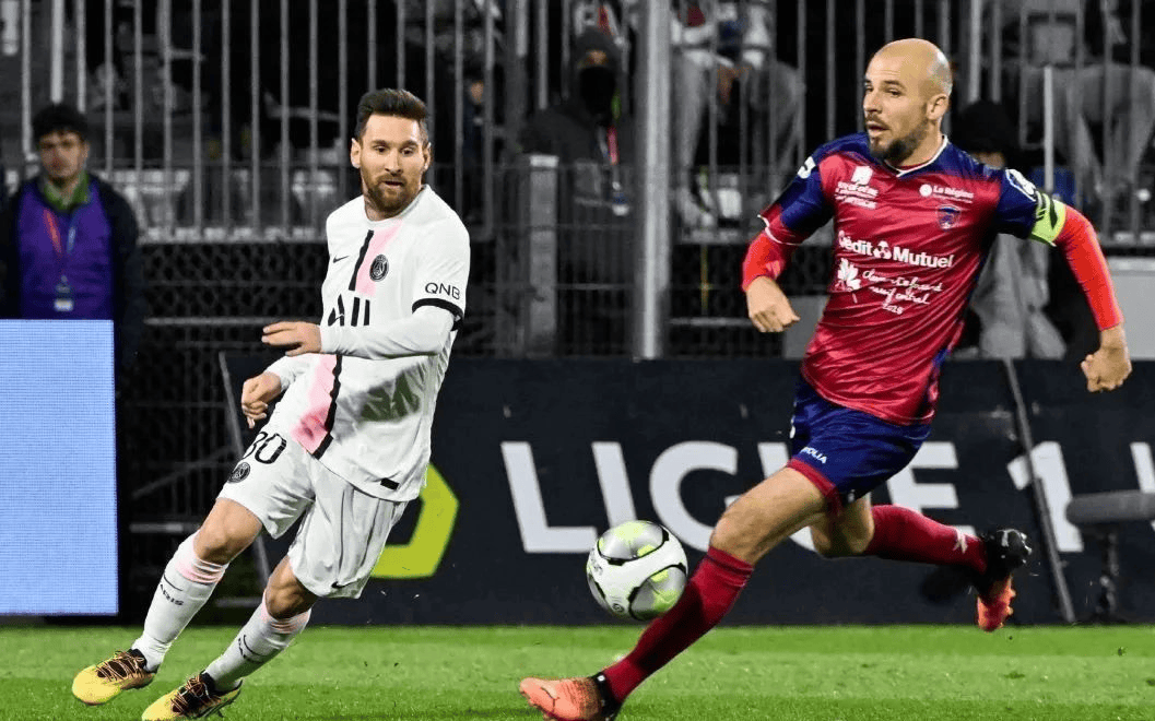 关于亚眠坐镇主场迎战克莱蒙，争取积分补充实力的信息