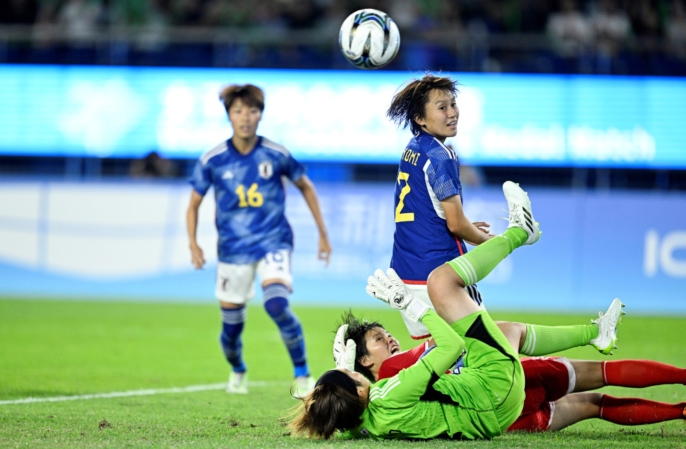 女足球队实力强大,多场比赛获胜 女足球队实力强大,多场比赛获胜