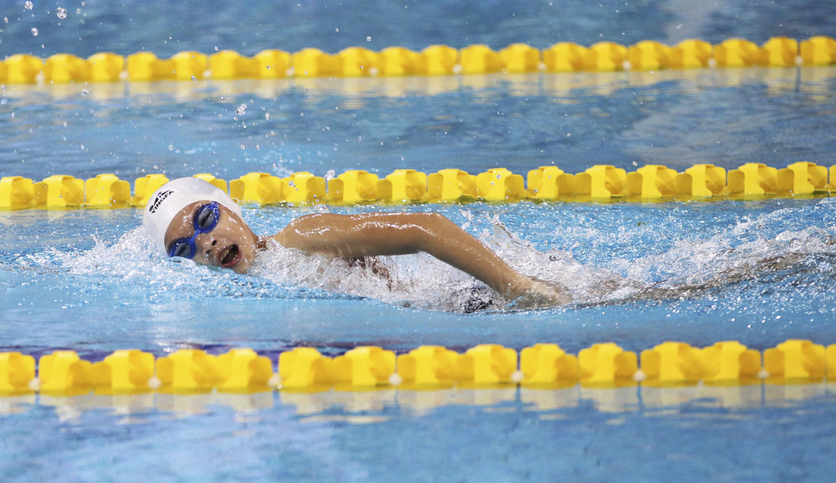 阿根廷跳水选手在水下表演中获得高分