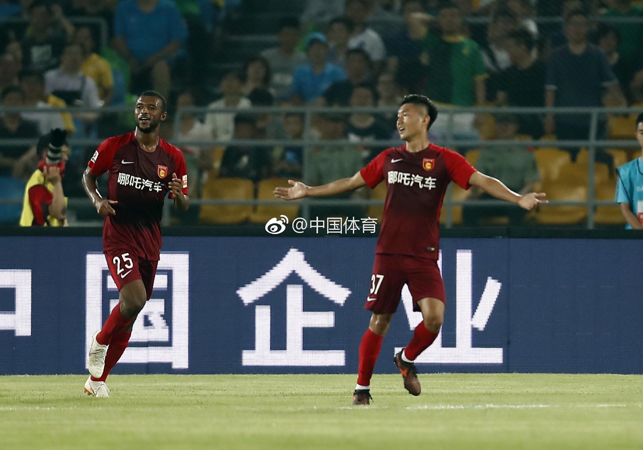 关于北京中赫国安客场逼平河北华夏幸福，排名不变的信息