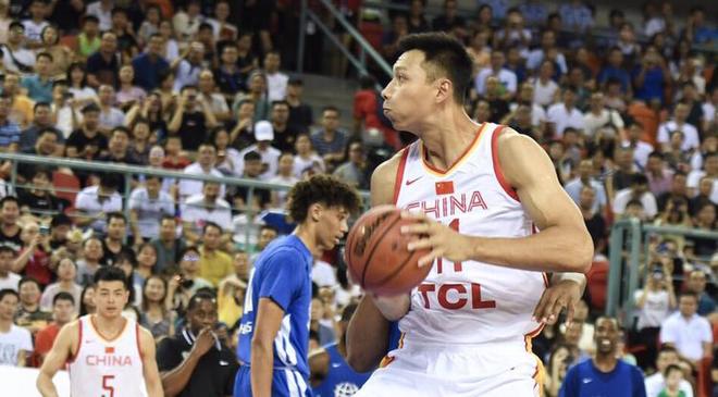 辽宁队逆转鹈鹕,易建联点燃赛场 辽宁队逆转鹈鹕,易建联点燃赛场