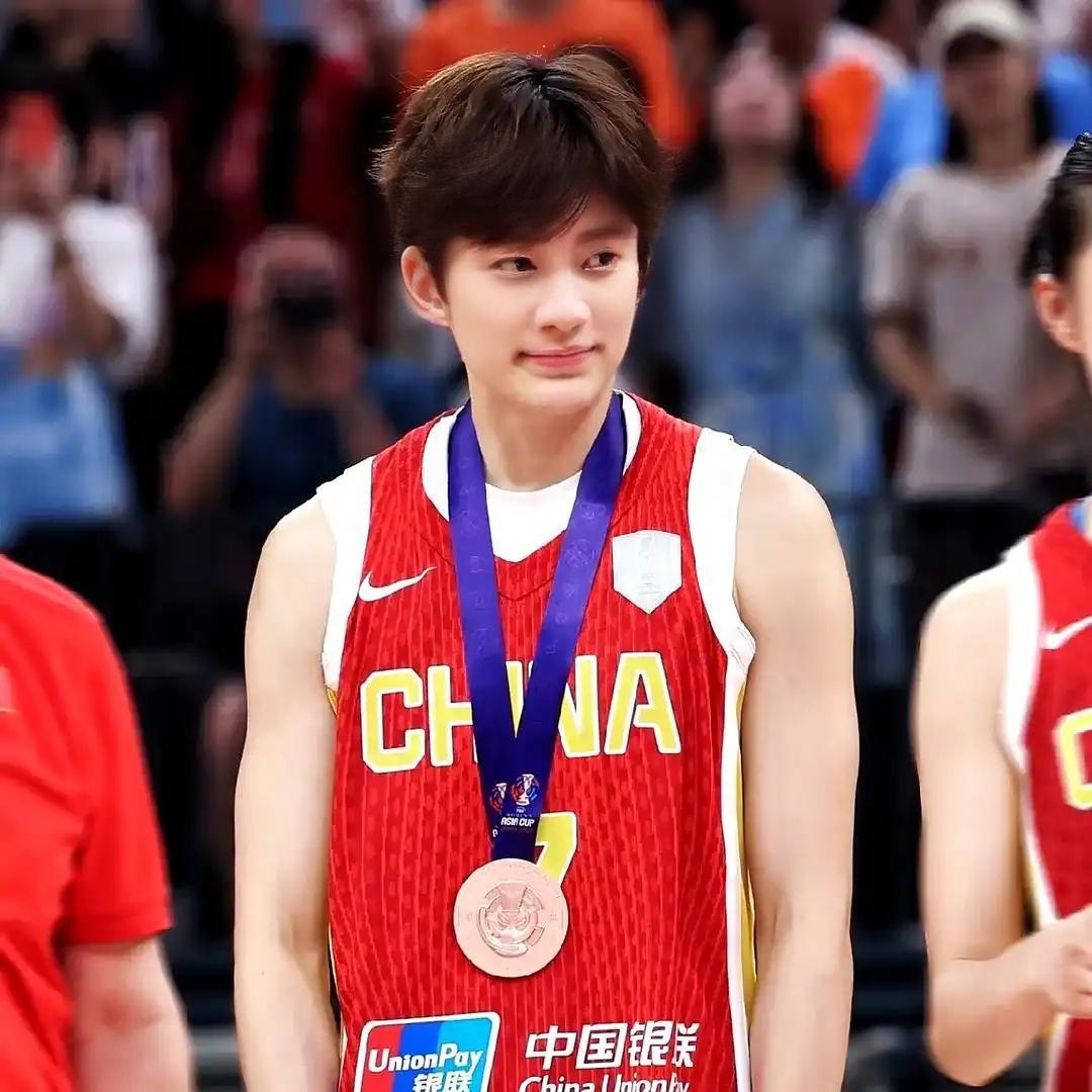 队员换代，青年球员崭露头角引人瞩目