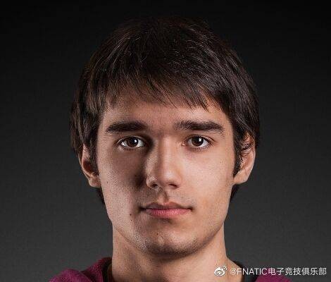 包含CLG绝杀FNC，Hylissang高光表现的词条