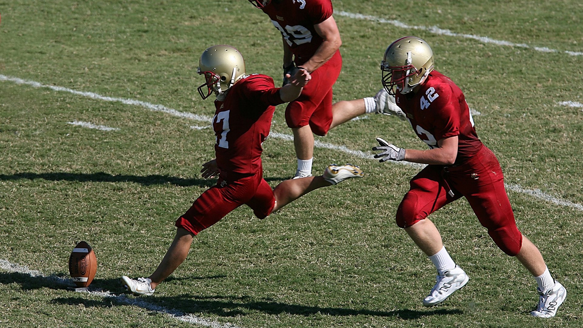 喀麦隆巅峰对决,非洲雄狮力克西班牙,美加墨世界杯的震撼焦点