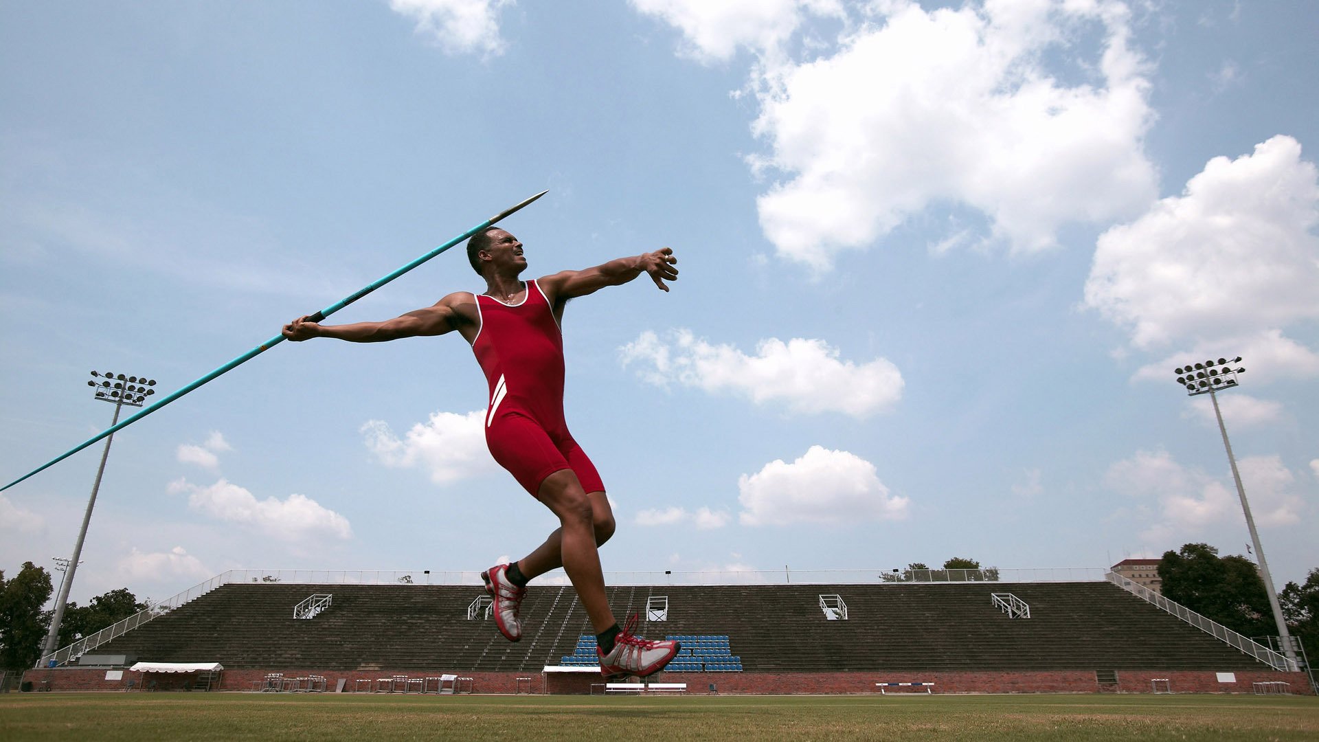 跨界传奇，张继科带队轻取瑞典，波兰队上演乒乓外交新篇章